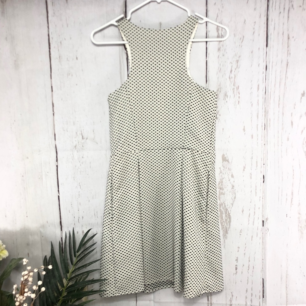 EXPRESS POLKA BLACK AND VANILLA SIZE 4